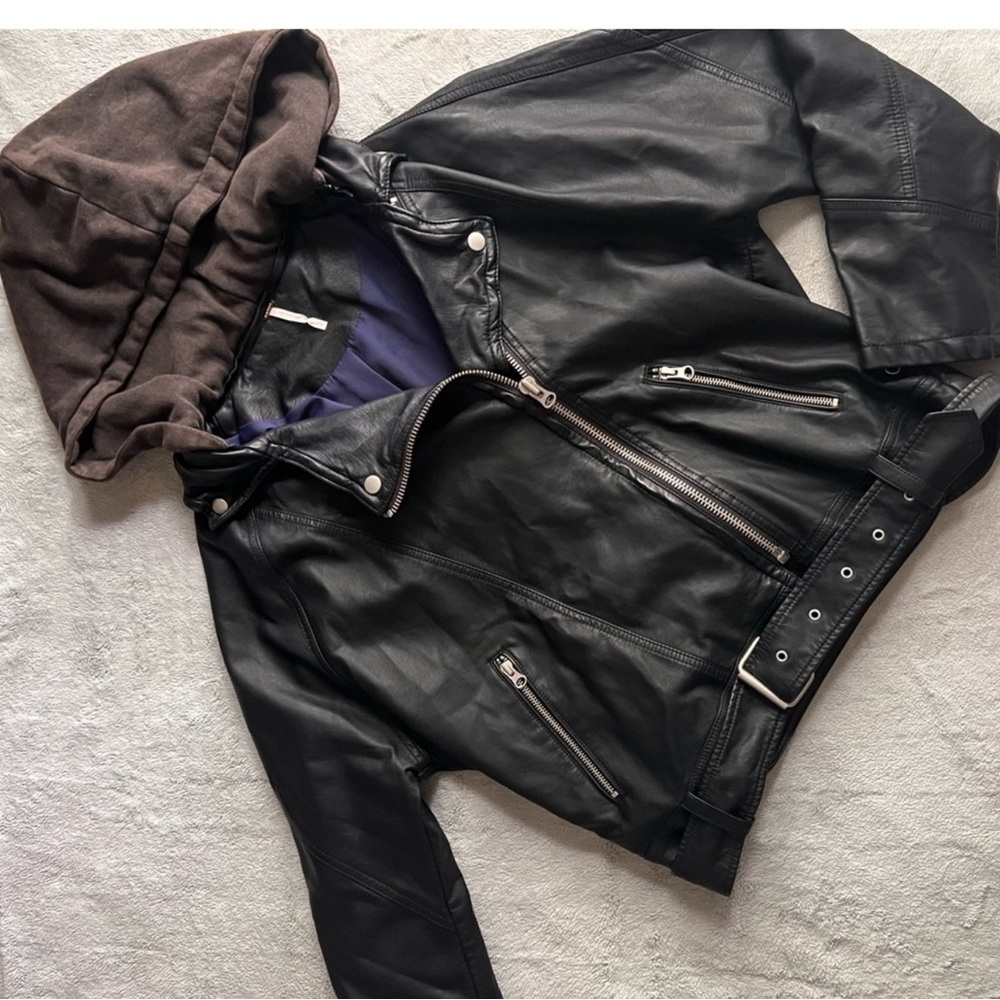 Free People Vegan Faux Leather
Hooded Zip-Up Moto Jacket Black size XS